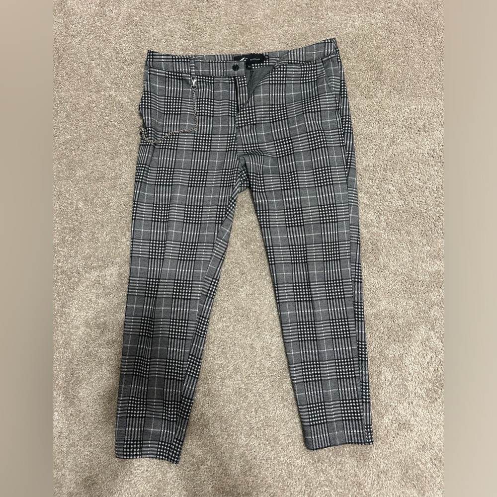 Mauvais Brand tapered skinny pants w/chain